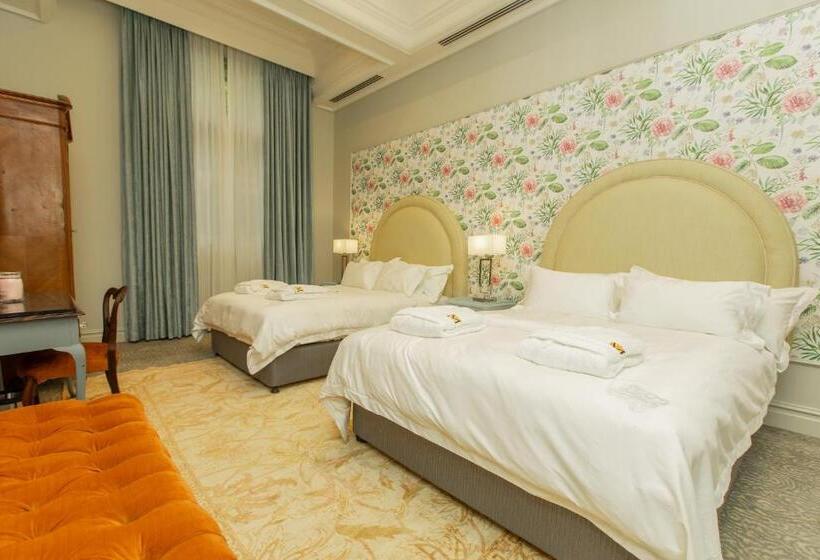 Family Suite, The Monarch