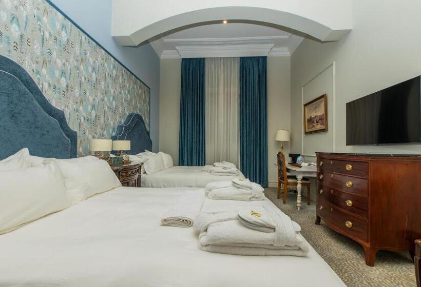 Семейный Номер Deluxe, The Monarch