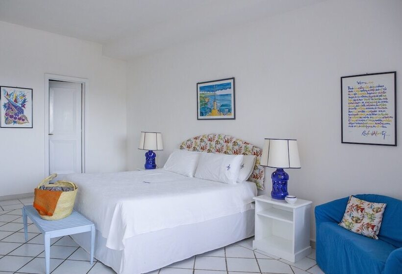 חדר סטנדרט לשלושה, Piccolo Mondo