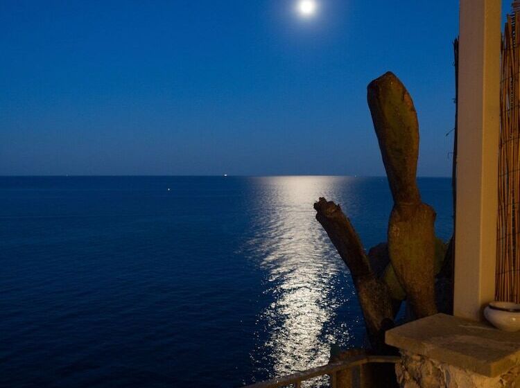 חדר דלוקס נוף לים, Piccolo Mondo