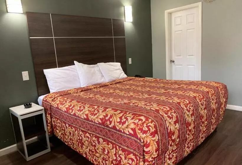 キングサイズベッドのスイートルーム, Red Carpet Inn  Norristown