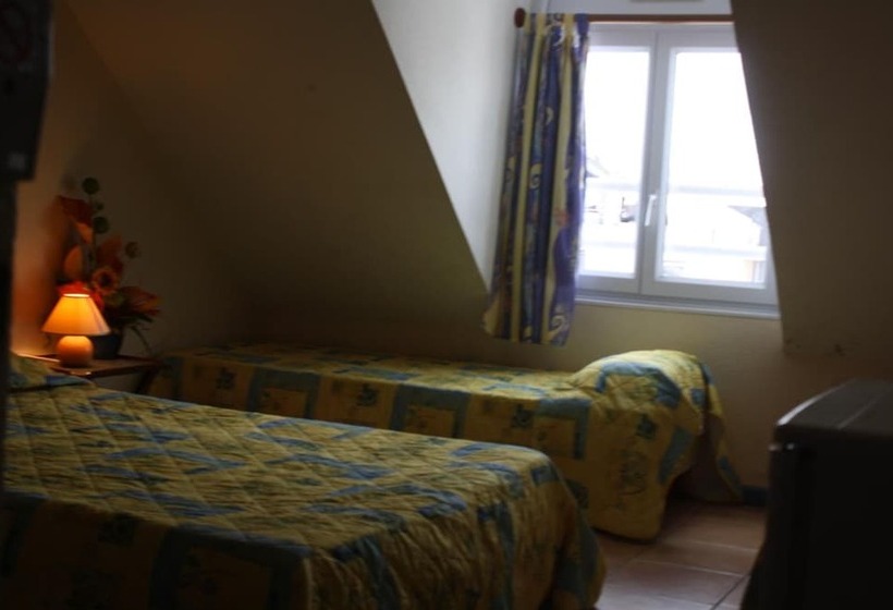 اتاق استاندارد سه نفره, Saint John Perse