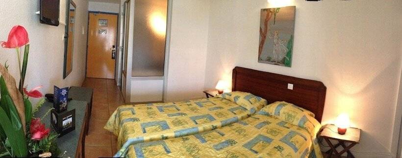 اتاق استاندارد, Saint John Perse