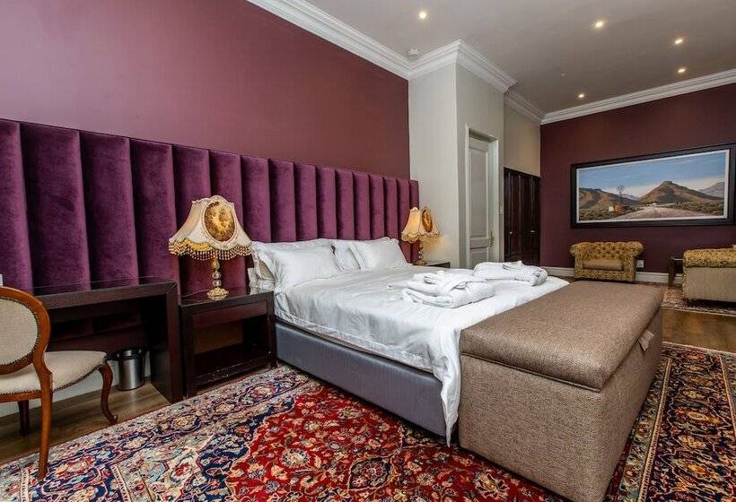 Полулюкс, The Monarch