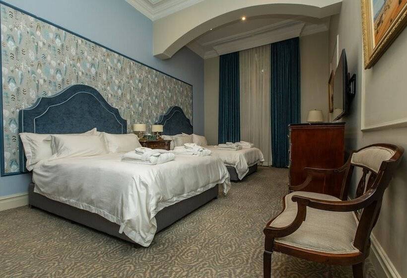 Family Suite, The Monarch