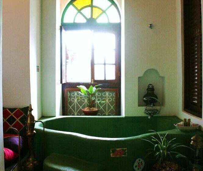 اتاق لوکس, The Swahili House