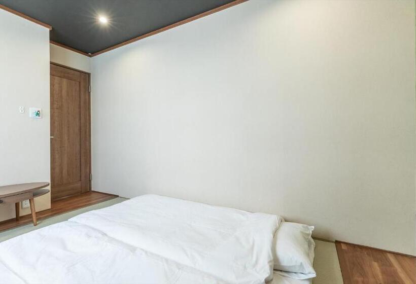 اتاق استاندارد چهار تخته, Seiki Kyoto Station