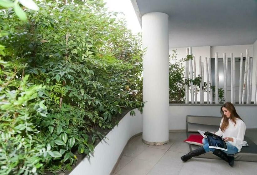 استودیوی استاندارد, Zambala Luxury Residence