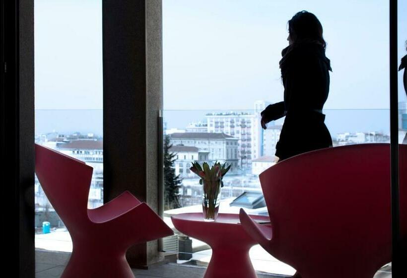 استودیوی استاندارد, Zambala Luxury Residence