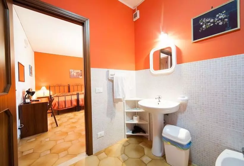 اتاق استاندارد سه نفره, B&b Il Cavaliere
