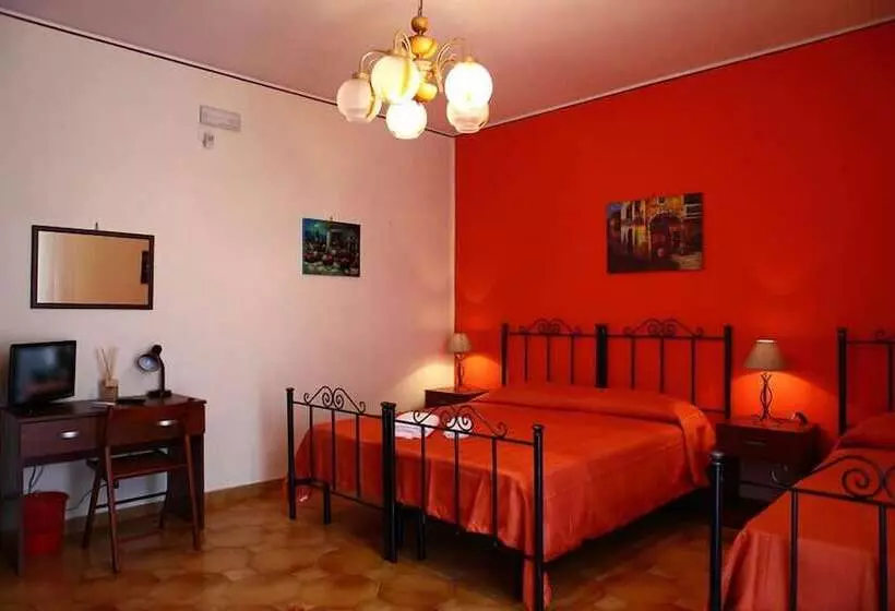 اتاق استاندارد سه نفره, B&b Il Cavaliere