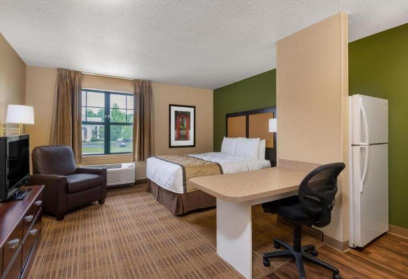 Студия Стандарт, Extended Stay America Suites  Cleveland  Brooklyn