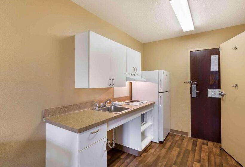 Студия Стандарт, Extended Stay America Suites  Cleveland  Brooklyn