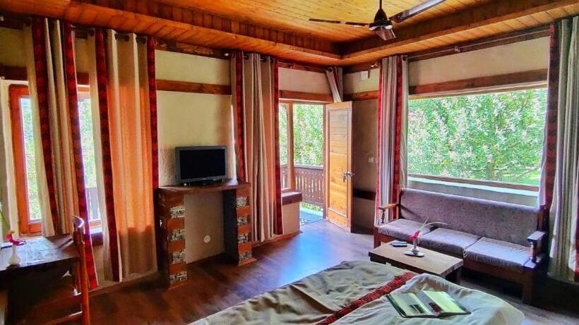 سوییت اجرایی, Heritage Satikva Resorts