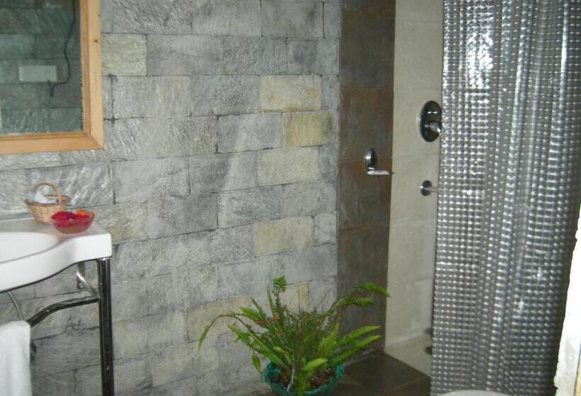 کلبه ییلاقی, Heritage Satikva Resorts