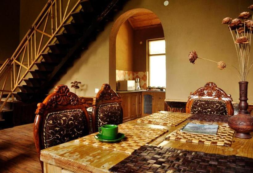 کلبه ییلاقی, Heritage Satikva Resorts