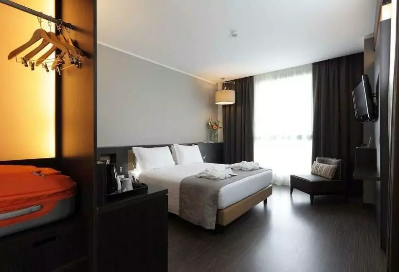Standard-invahuone, Best Western Premier Chc Airport