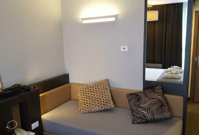 Семейный Номер, Best Western Premier Chc Airport