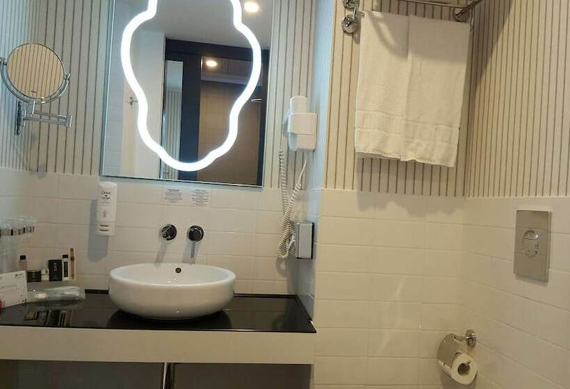 Номер Стандарт, Best Western Premier Chc Airport