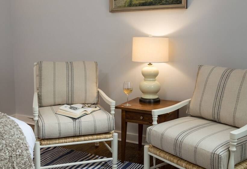 Номер Deluxe, Brass Lantern Inn