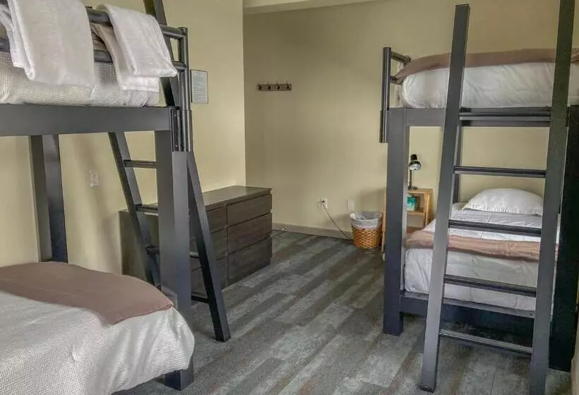 ルームシェアのワンベッド, Crested Butte Hostel