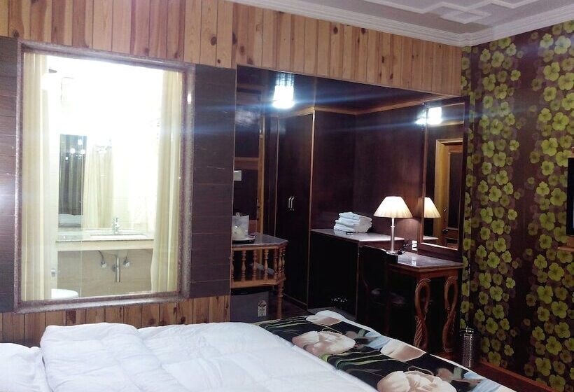 Cameră Executivă, Grand Habib