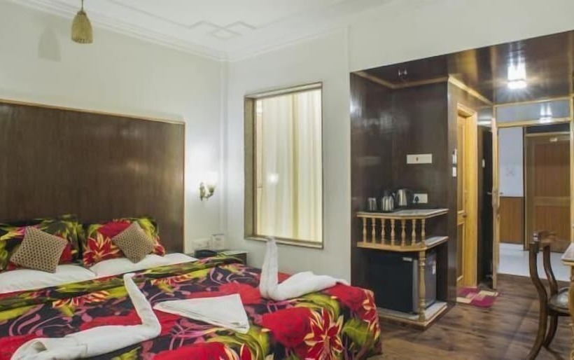 Cameră Executivă, Grand Habib