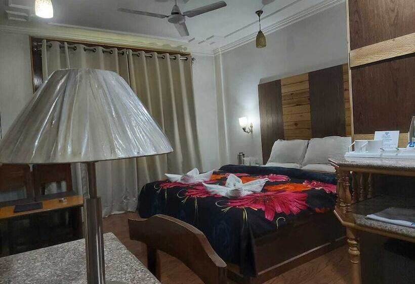 Cameră Executivă, Grand Habib