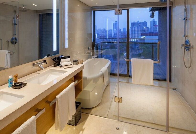 سوییت سوپریور, Cordis, Foshan, Lingnan Tiandi Canton Fair Free Shuttle Bus