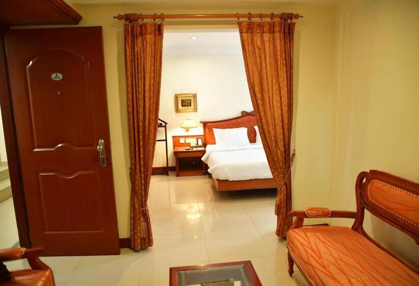 수피리어 룸, Maurya Rajadhani