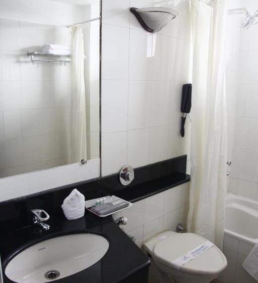 디럭스 룸 킹사이즈 침대, Maurya Rajadhani