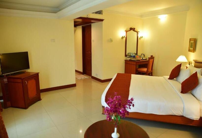 디럭스 룸 킹사이즈 침대, Maurya Rajadhani