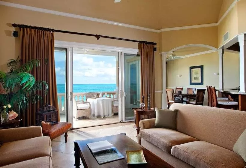 2 Bedroom Deluxe Suite