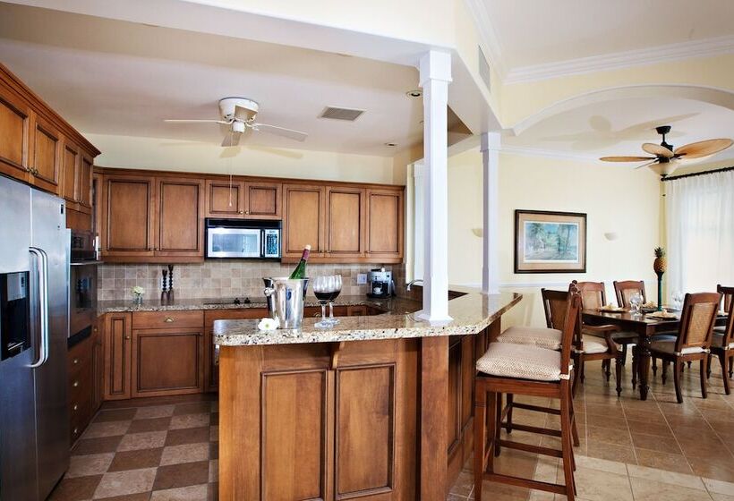 سوئیت دلوکس 2 خوابه, Point Grace