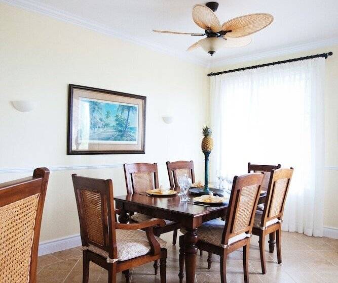 سوئیت دلوکس 2 خوابه, Point Grace