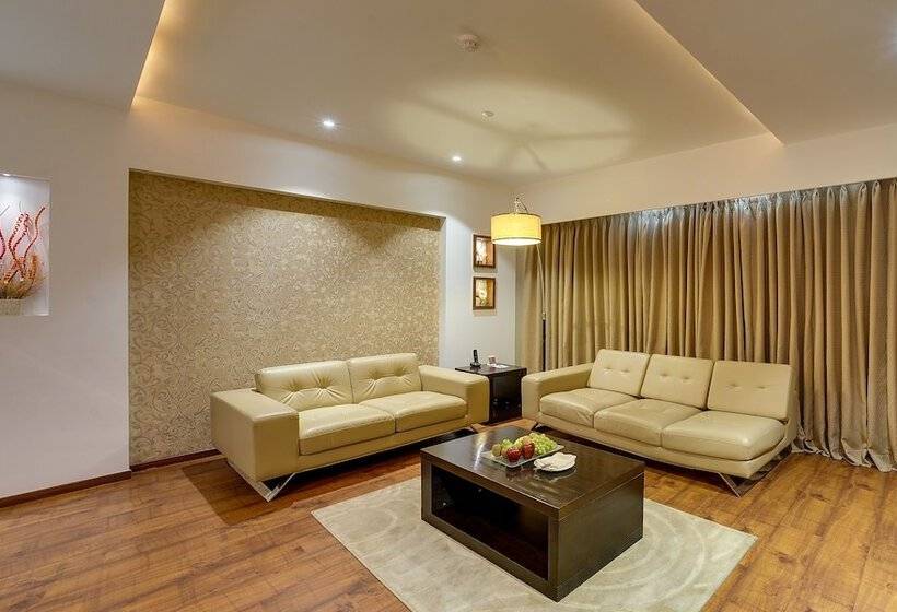 Номер Executive, Ramee Grand Hotel And Spa, Pune