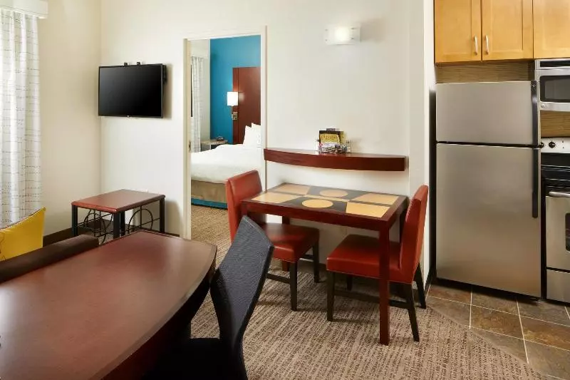 キングサイズベッドのスイートルーム, Residence Inn By Marriott San Antonio Six Flags At The Rim