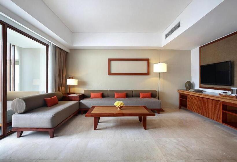 带按摩浴盆的套房, The Magani Hotel And Spa