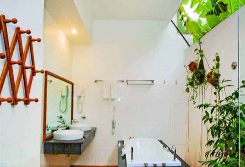 ویلای 3 خوابه با استخر, Nui Thom Ecolodge