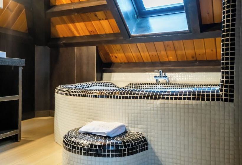 スイート, Yit Abentofail