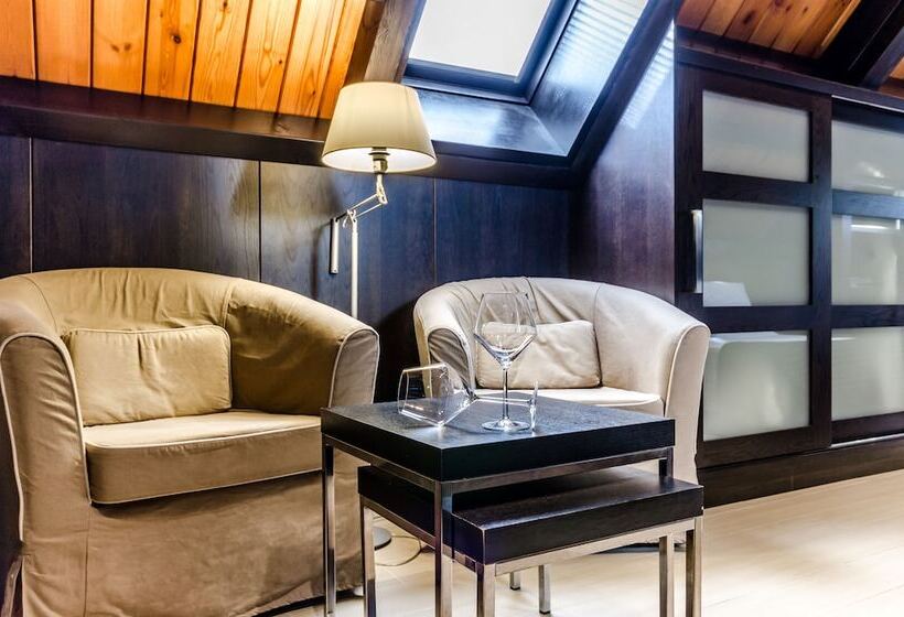 スイート, Yit Abentofail