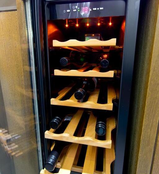 اتاق اجرایی, Wanchai 88