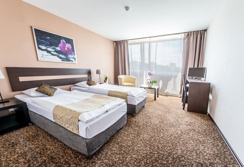 غرفة سوبيريور, Cascade