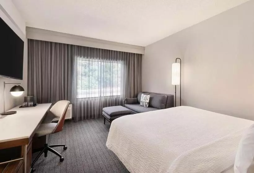 キングサイズベッドのスタンダードルーム, Courtyard By Marriott Burlington
