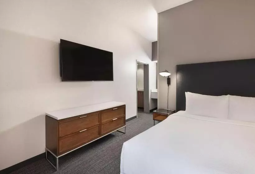キングサイズベッドのスイートルーム, Courtyard By Marriott Burlington