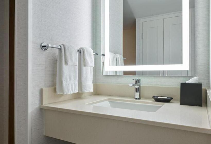 キングサイズベッドのスタンダードルーム, Courtyard By Marriott Los Angeles Pasadena Old Town