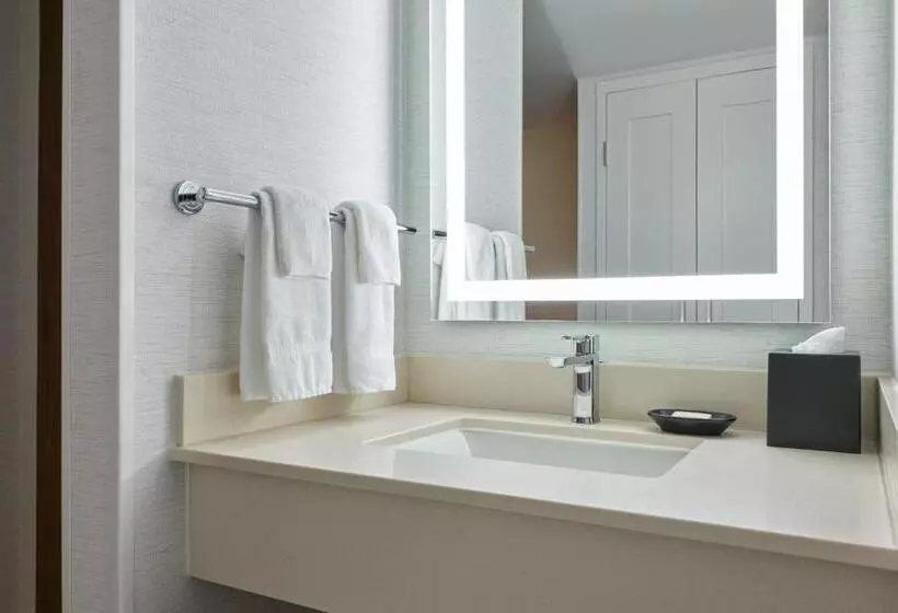 Standard-huone King-vuode, Courtyard By Marriott Los Angeles Pasadena Old Town