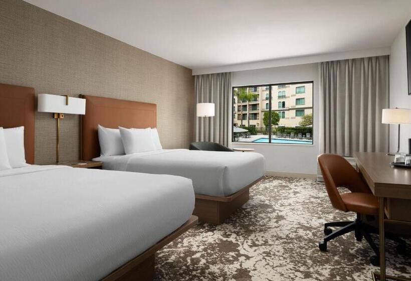 Номер Стандарт Вид на Бассейн, Courtyard By Marriott Los Angeles Pasadena Old Town