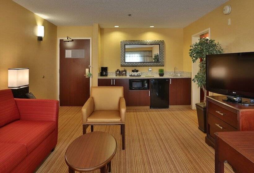 스위트, Courtyard By Marriott Springfield Airport
