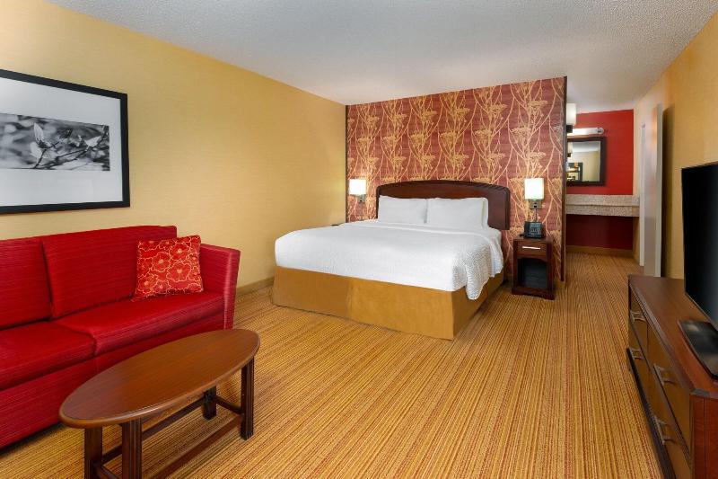 스위트, Courtyard By Marriott Springfield Airport